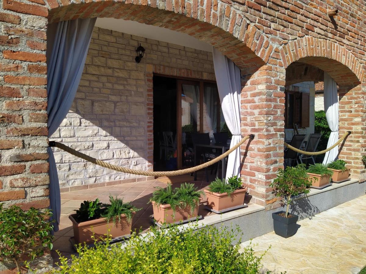 Villa Baleta Butkovici  Экстерьер фото
